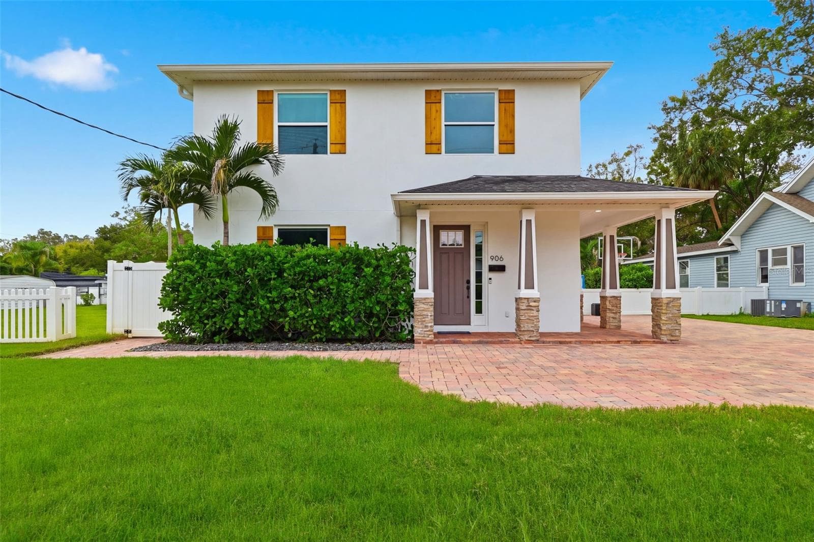 Single Family Residence at 906 W PENINSULAR ST, TAMPA, photo 2 of 38