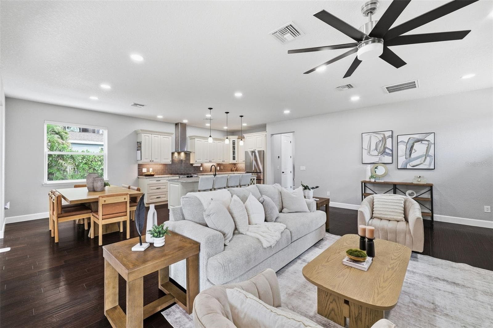 Single Family Residence at 906 W PENINSULAR ST, TAMPA, photo 10 of 38