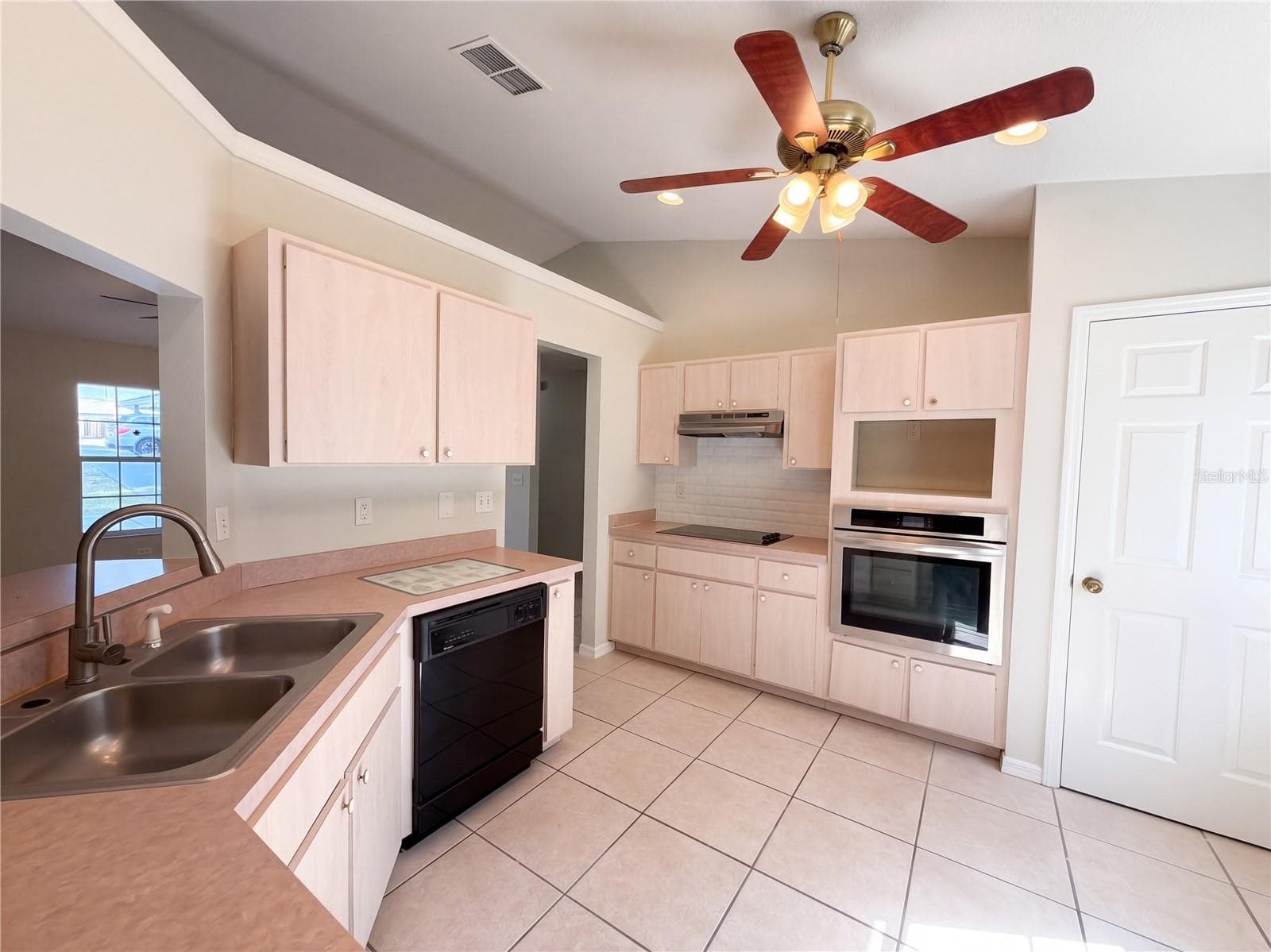 Single Family Residence at 52 REDWOOD TRCE, OCALA, photo 2 of 16