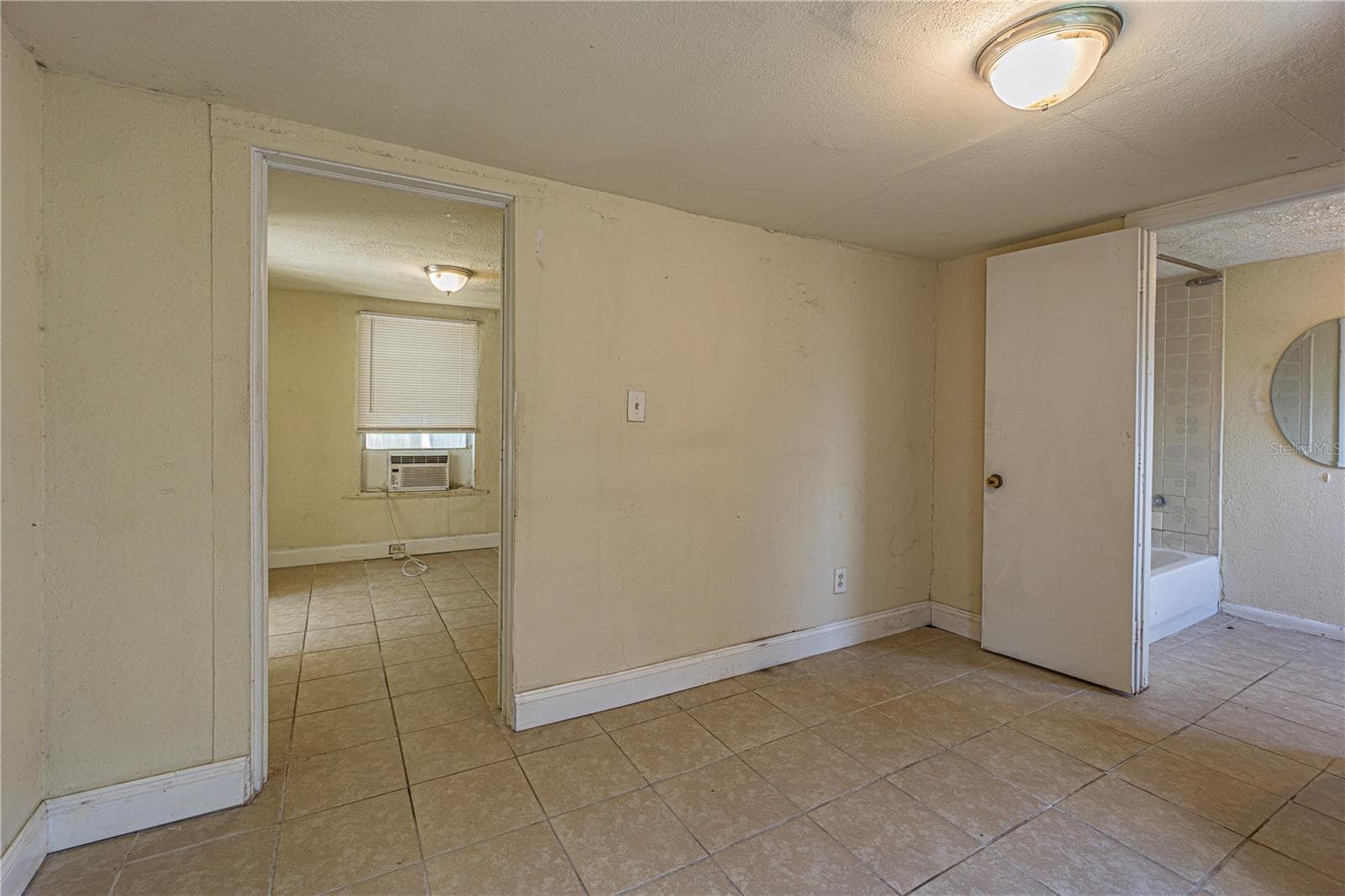 Apartment at 113 W HANLON ST, TAMPA, photo 9 of 12