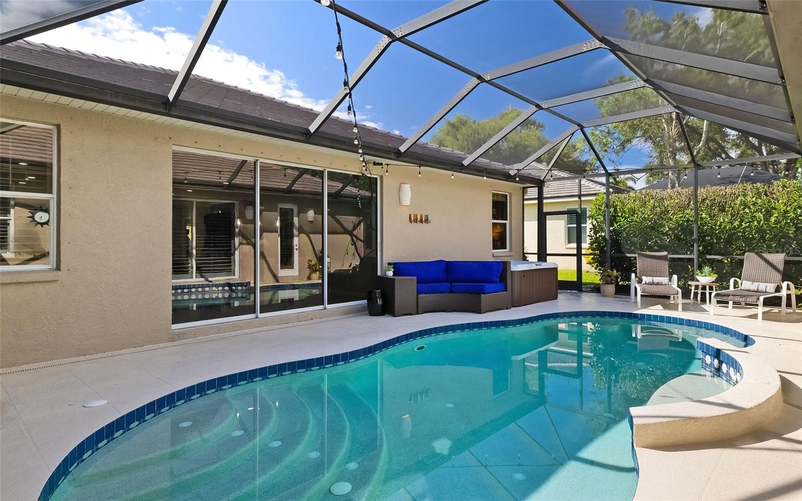 Single Family Residence at 5111 BROOKSBEND CIR, SARASOTA, photo 7 of 50