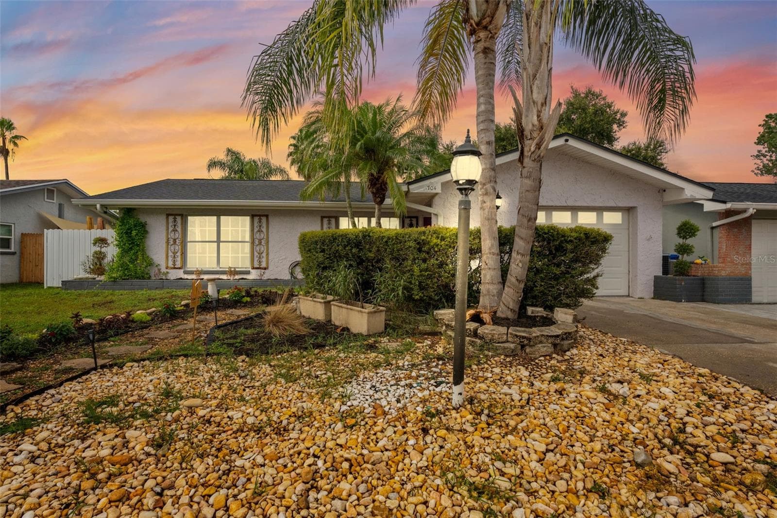 1704 HIBISCUS CIR S