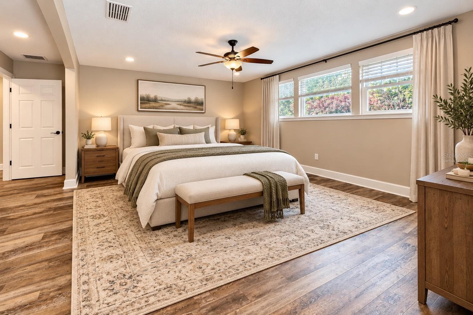 "Virtually Staged" - 832 GOLFVIEW ST, ORLANDO