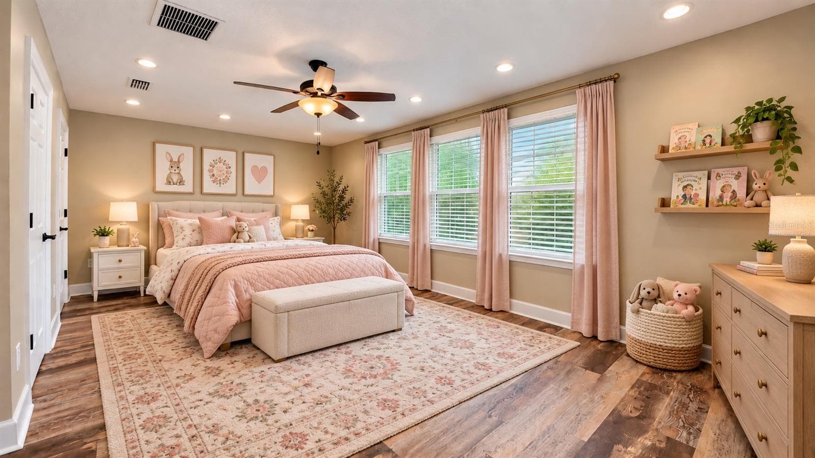 "Virtually Staged" - 832 GOLFVIEW ST, ORLANDO