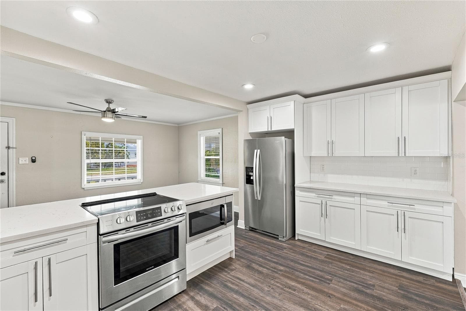 Single Family Residence at 3184 11TH AVE N, ST PETERSBURG, photo 13 of 33