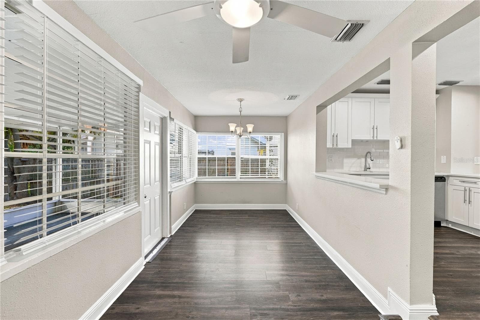 Single Family Residence at 3184 11TH AVE N, ST PETERSBURG, photo 14 of 33
