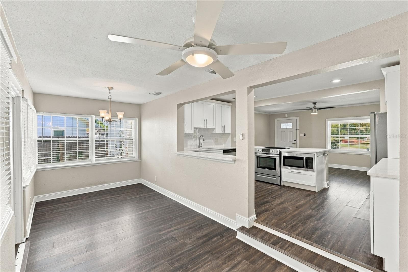 Single Family Residence at 3184 11TH AVE N, ST PETERSBURG, photo 15 of 33