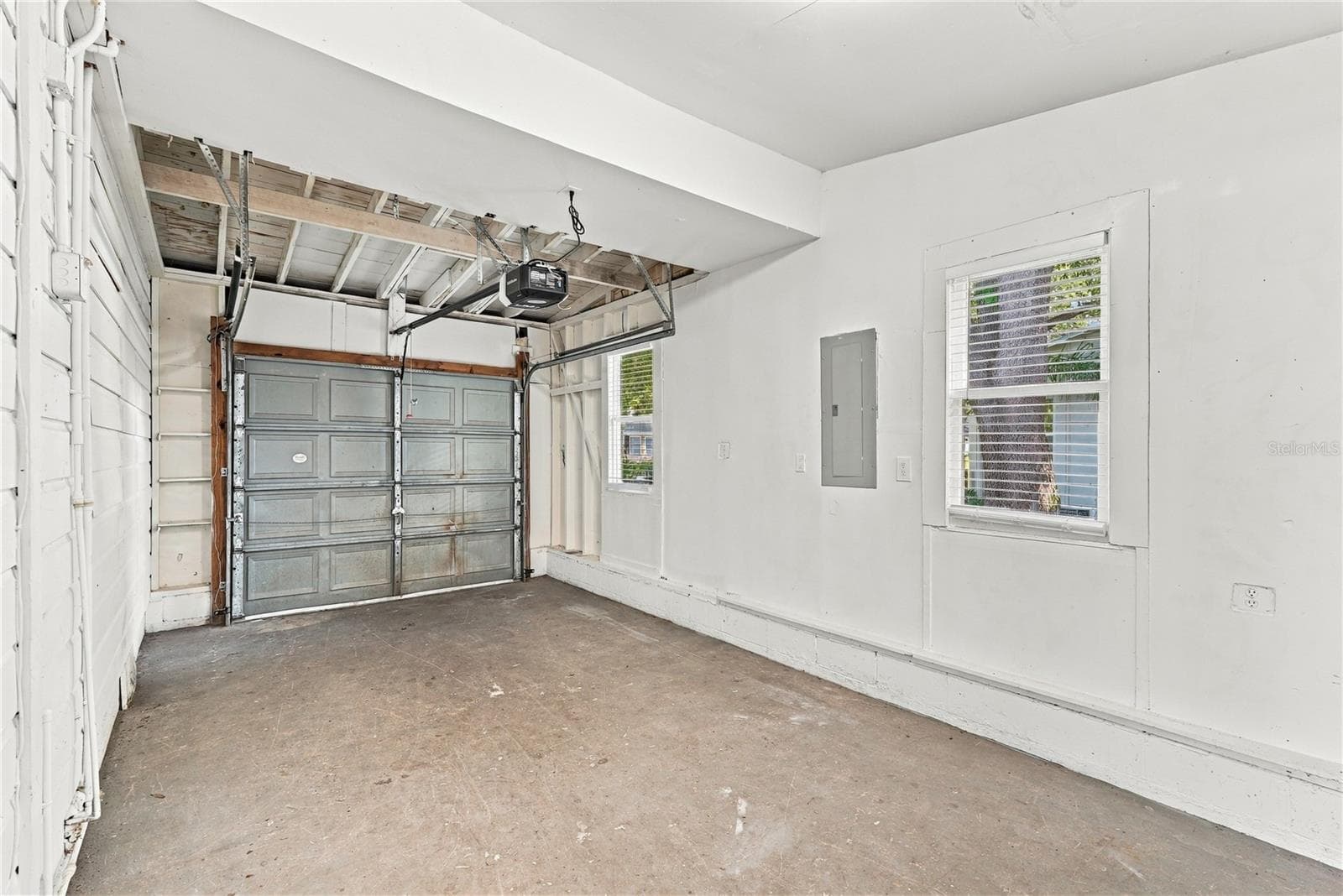 Single Family Residence at 3184 11TH AVE N, ST PETERSBURG, photo 24 of 33