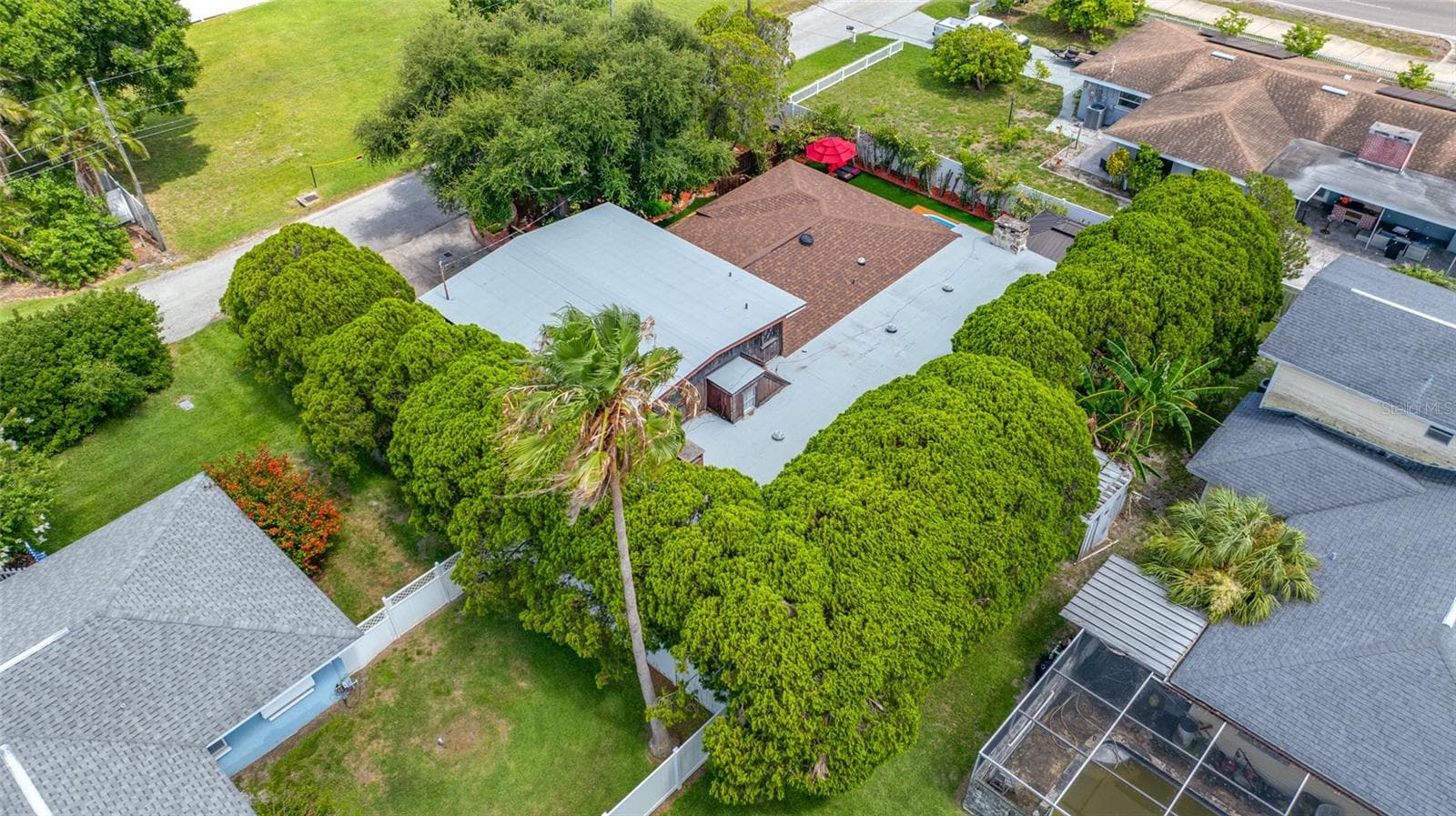Single Family Residence at 1488 LACONIA DR E, CLEARWATER, photo 38 of 75