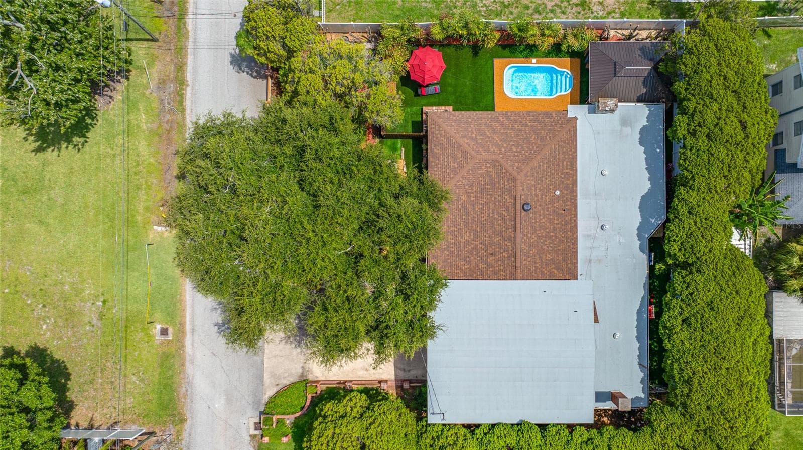 Single Family Residence at 1488 LACONIA DR E, CLEARWATER, photo 39 of 75