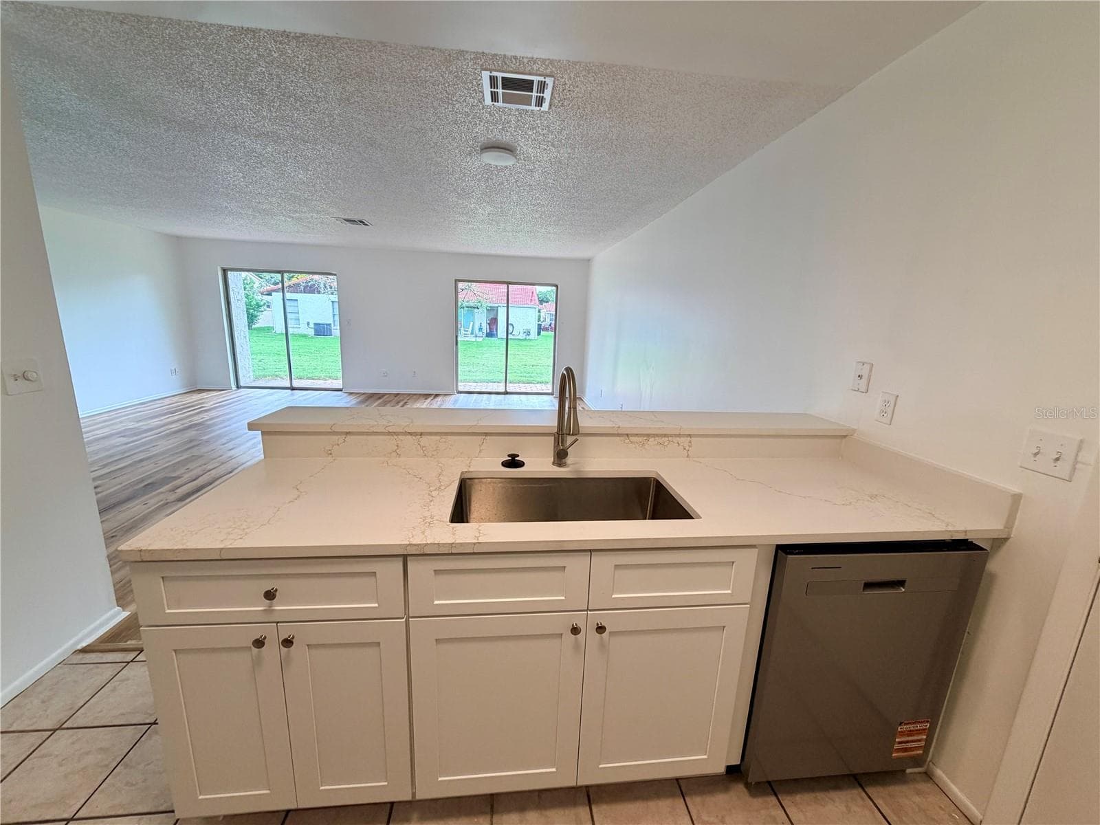 Single Family Residence at 10155 DONHILL CT, ORLANDO, photo 5 of 18