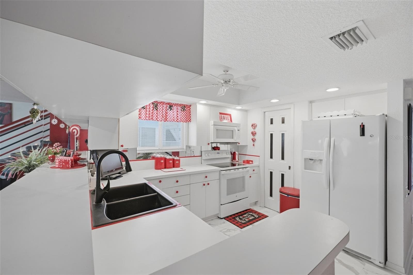 Townhouse at 14761 SEMINOLE TRAIL, SEMINOLE, photo 52 of 75