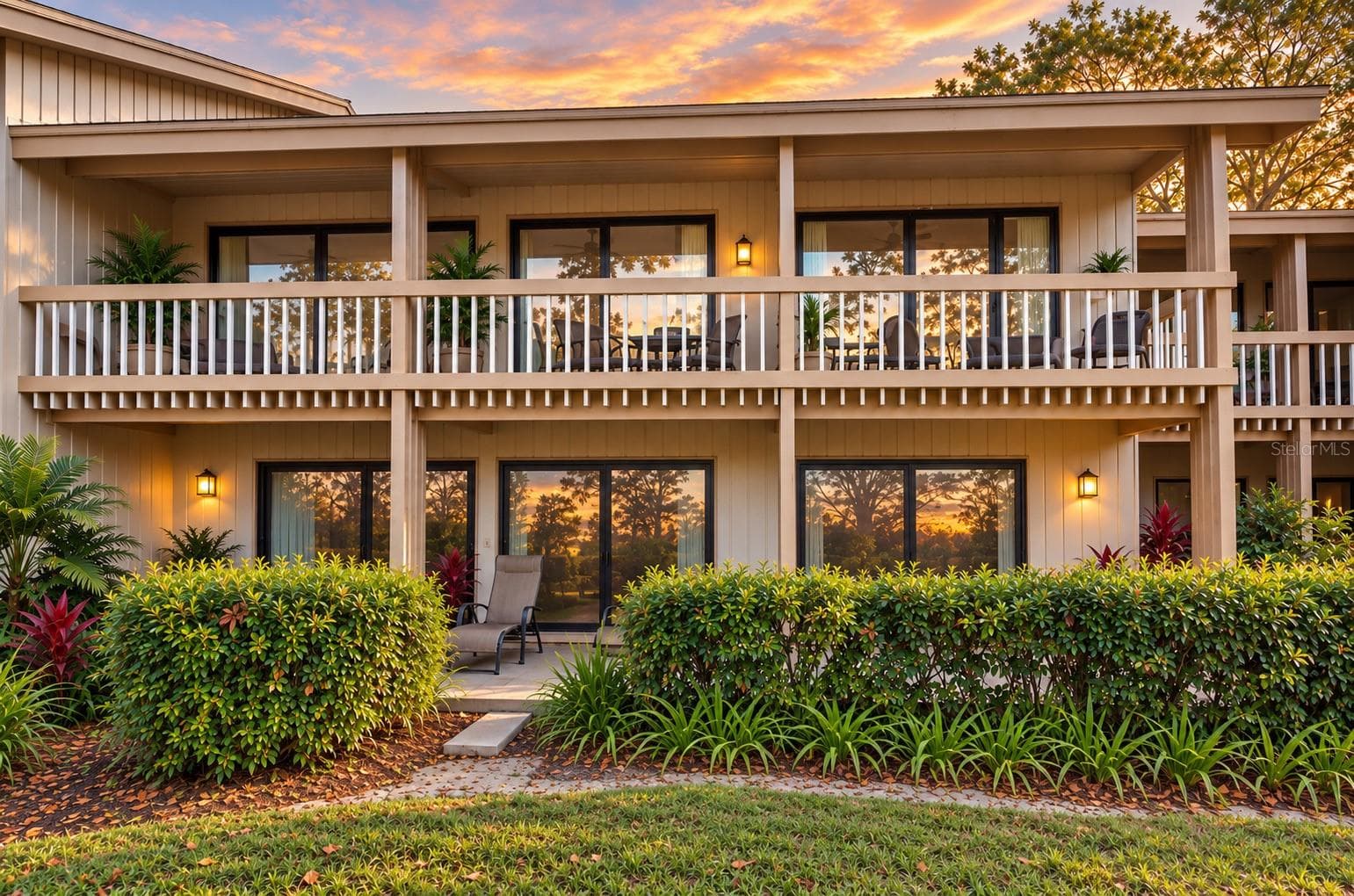 402 CYPRESS DR #402