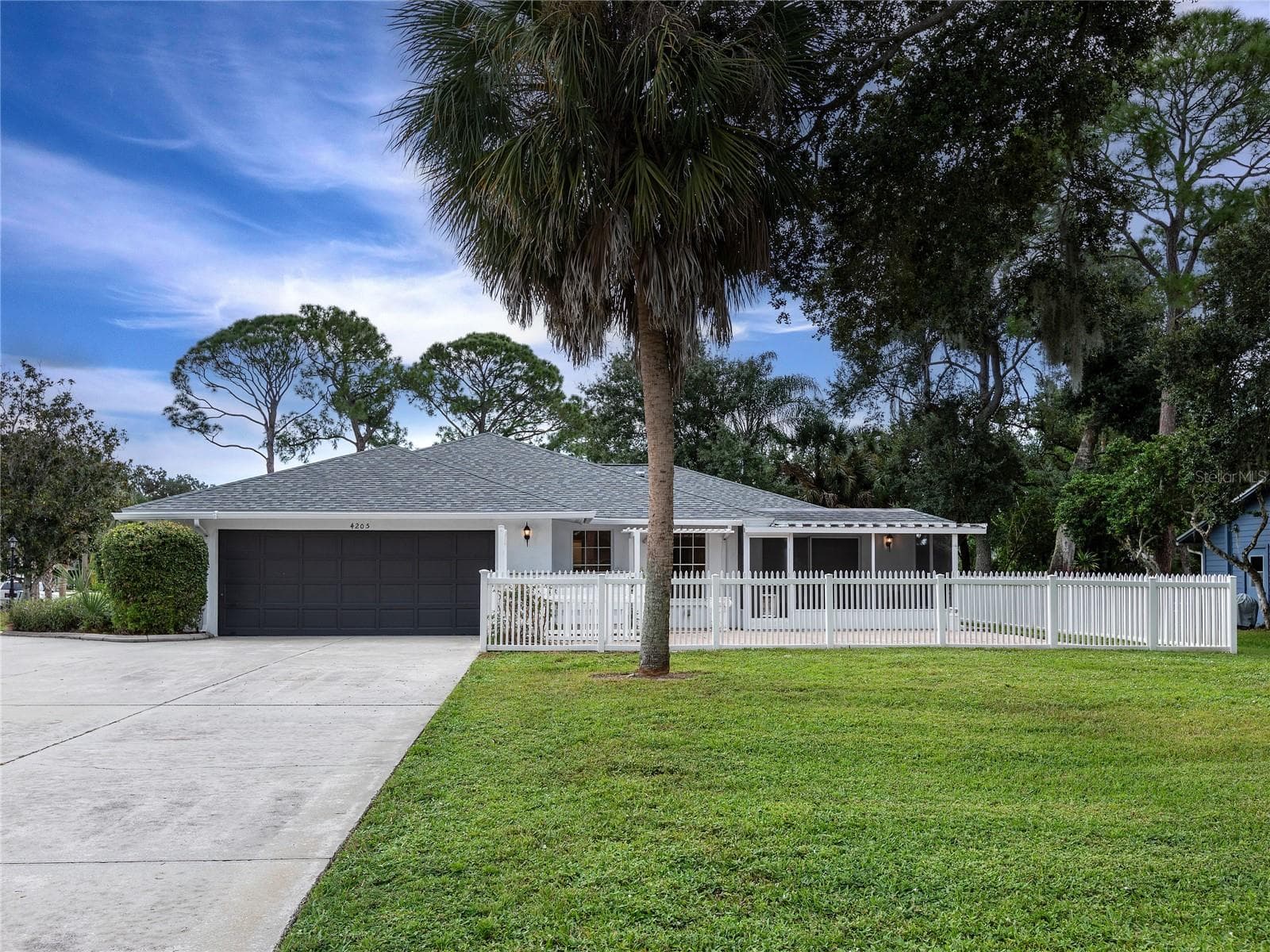 Single Family Residence at 4205 BENT TREE BLVD, SARASOTA, photo 4 of 48