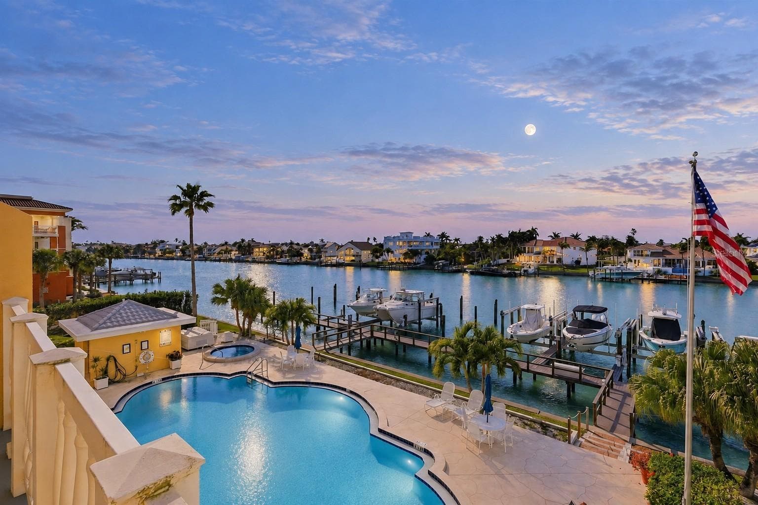 544 PINELLAS BAYWAY S #TH13