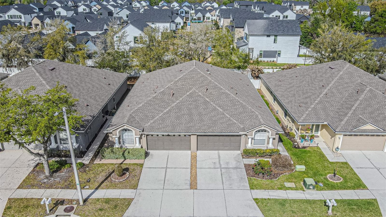Half Duplex at 1123 BENSBROOKE DR, WESLEY CHAPEL, photo 3 of 34