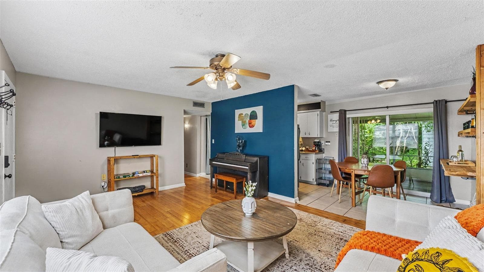 Half Duplex at 733-735 LONGFELLOW BLVD, LAKELAND, photo 6 of 46