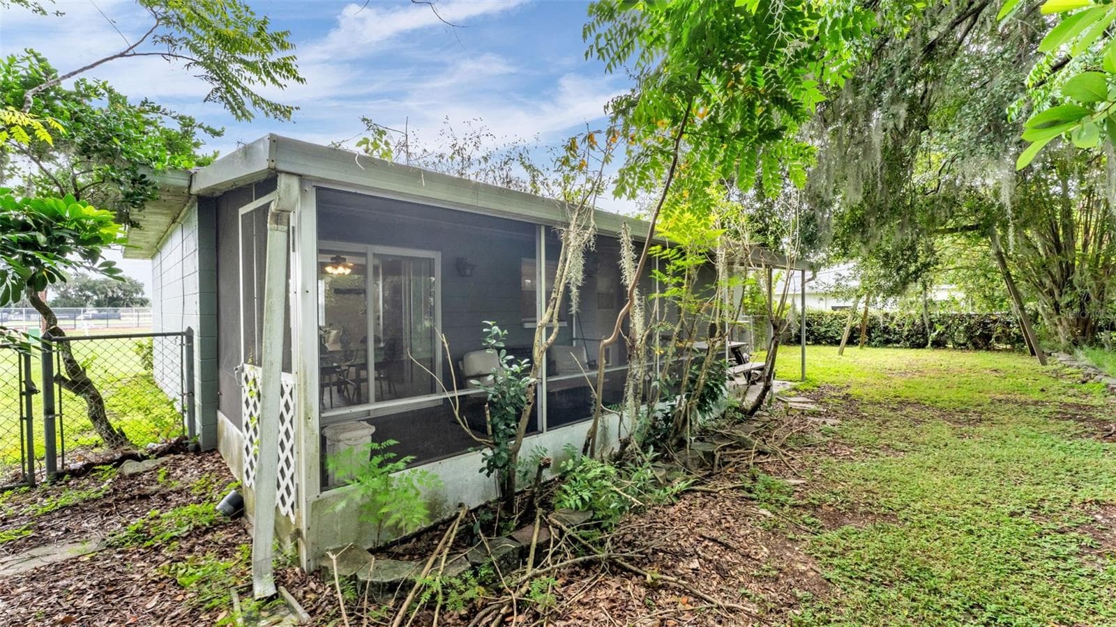 Half Duplex at 733-735 LONGFELLOW BLVD, LAKELAND, photo 27 of 46
