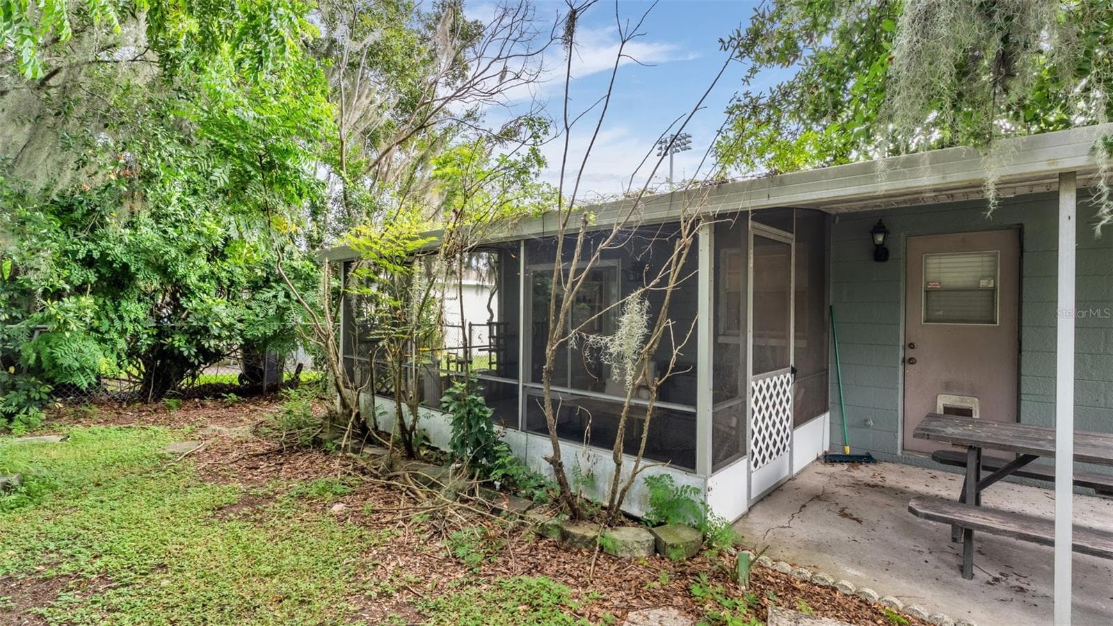 Half Duplex at 733-735 LONGFELLOW BLVD, LAKELAND, photo 28 of 46