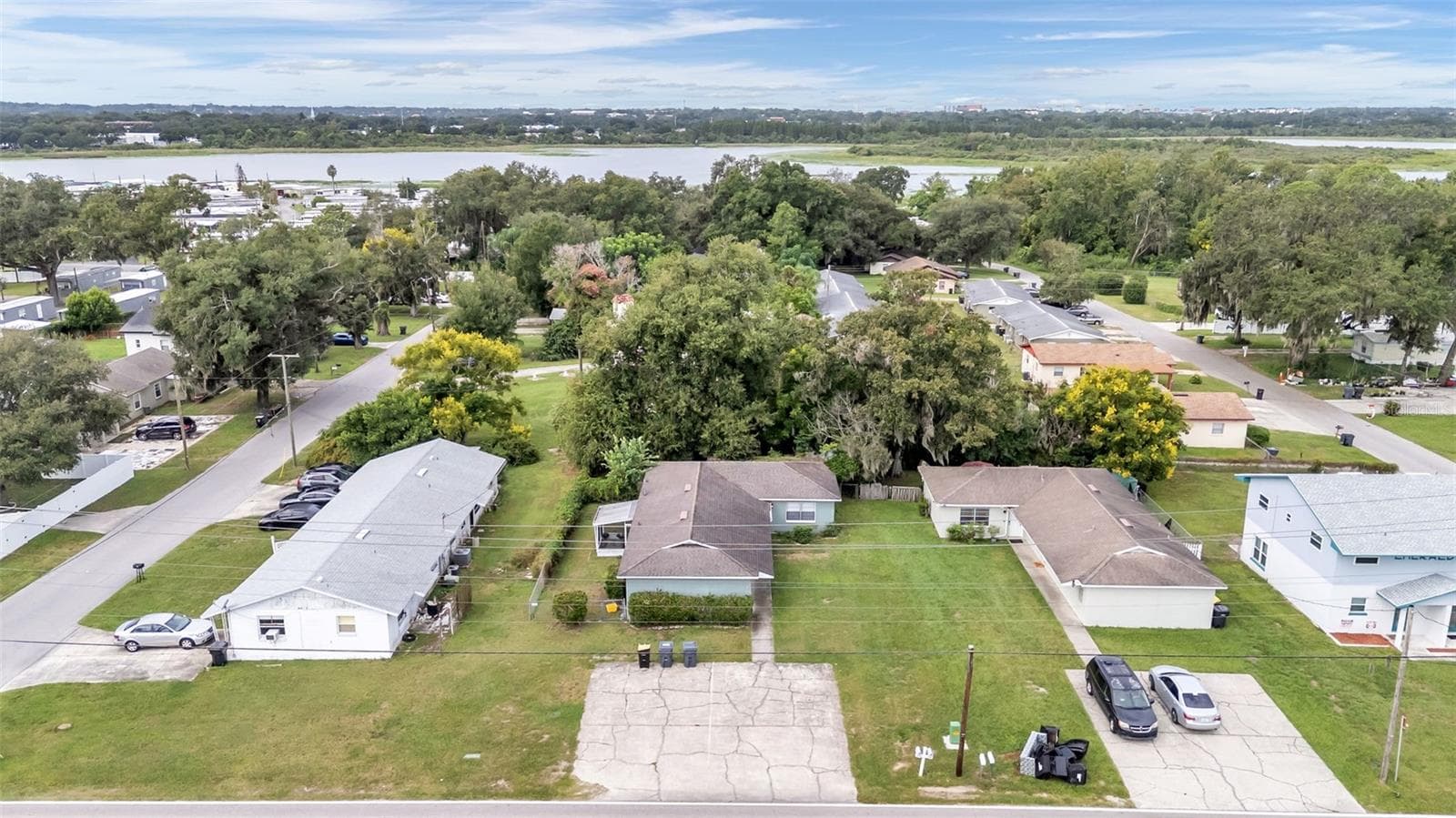 Half Duplex at 733-735 LONGFELLOW BLVD, LAKELAND, photo 42 of 46