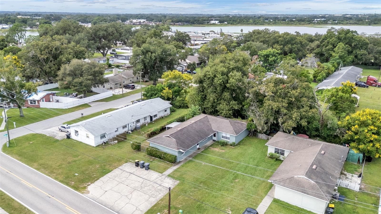 Half Duplex at 733-735 LONGFELLOW BLVD, LAKELAND, photo 43 of 46