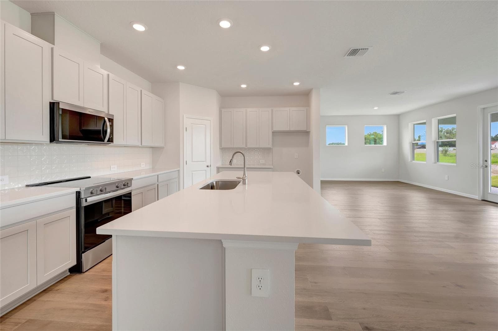 Kitchen - 318 STETSON RISE CT, PLANT CITY