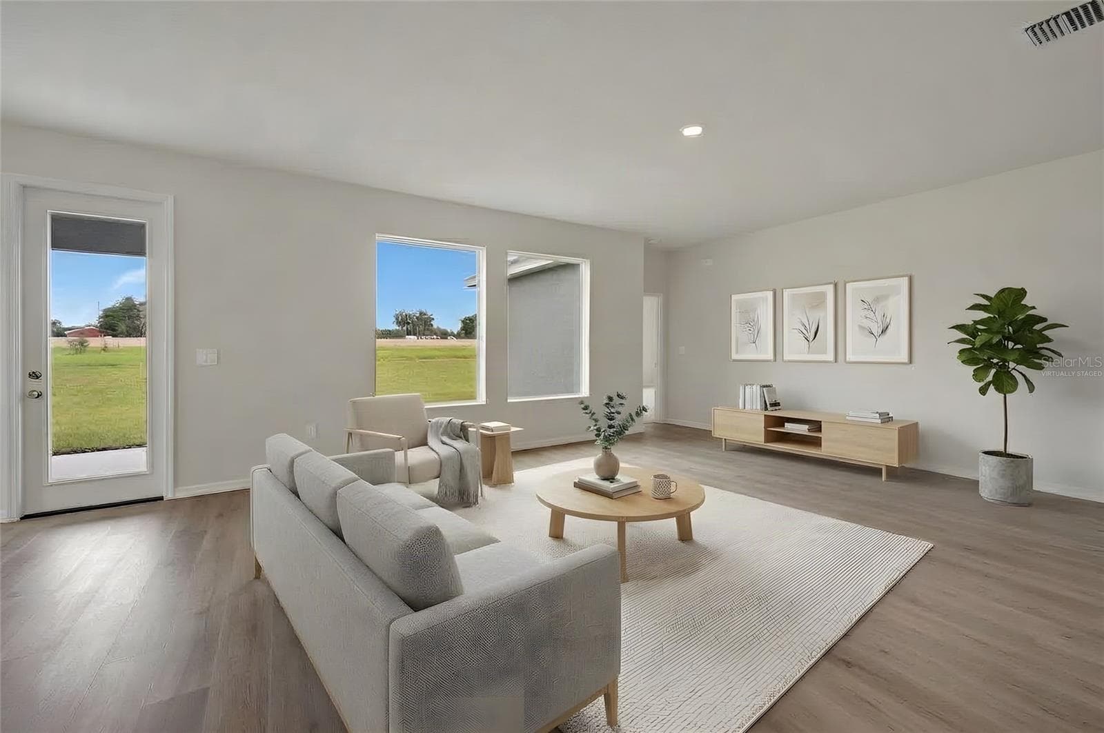 Family Room **Virtually Staged - 318 STETSON RISE CT, PLANT CITY