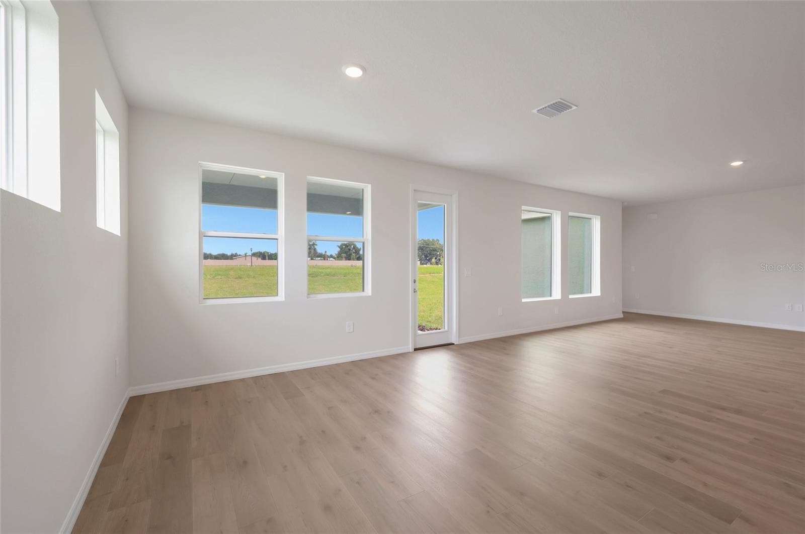 Family Room - 318 STETSON RISE CT, PLANT CITY