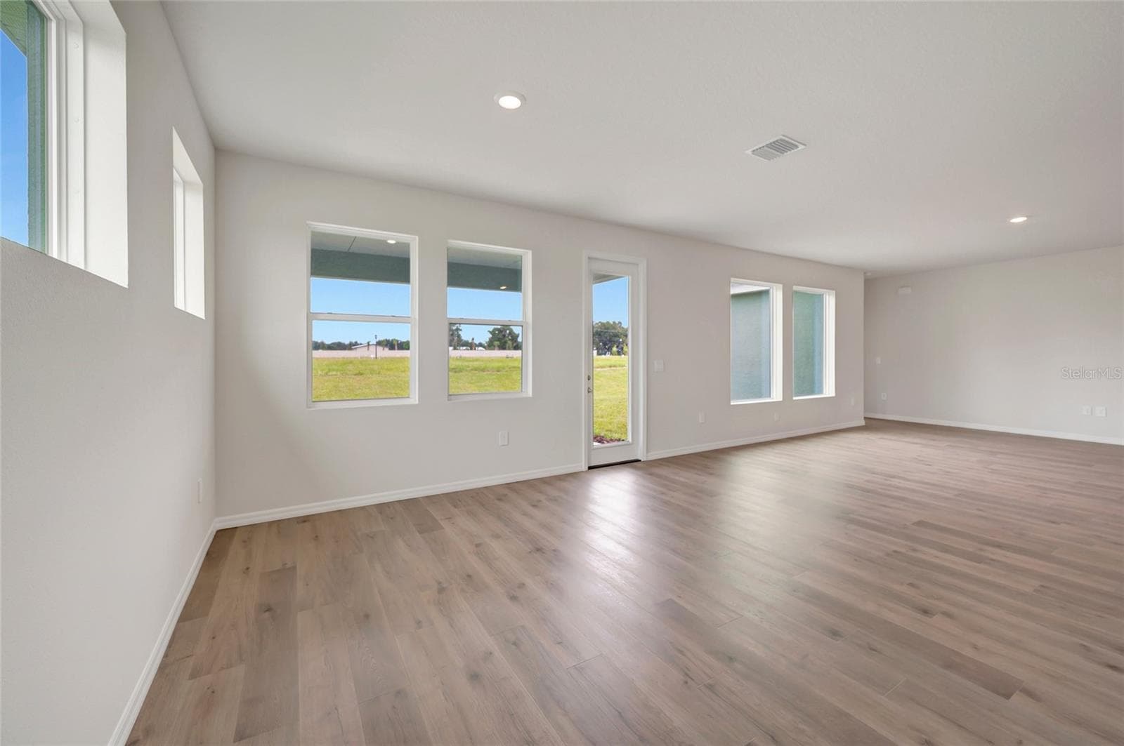 Family Room - 318 STETSON RISE CT, PLANT CITY