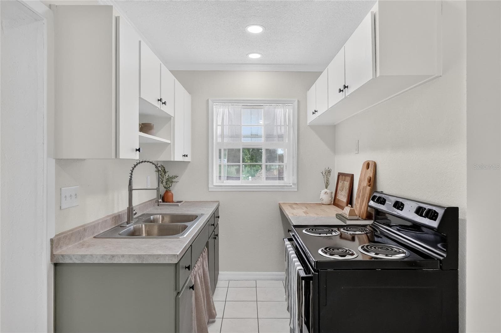 Kitchen - 5175 E LIVE OAK LN, INVERNESS