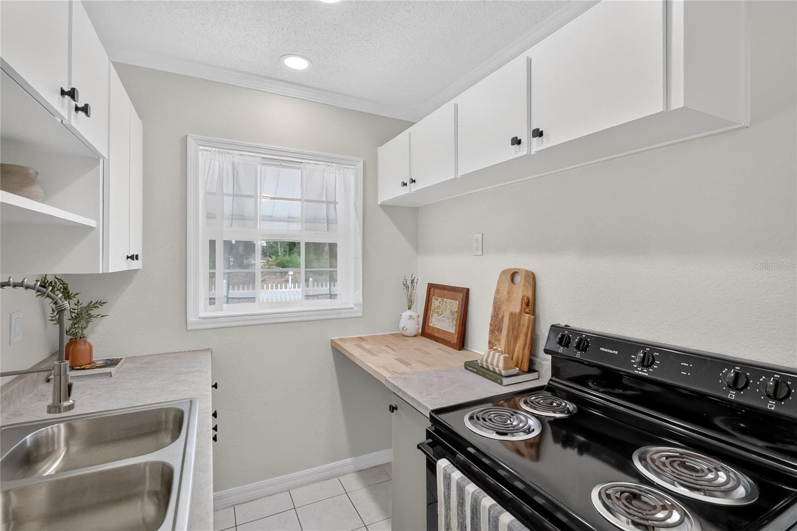 Kitchen - 5175 E LIVE OAK LN, INVERNESS