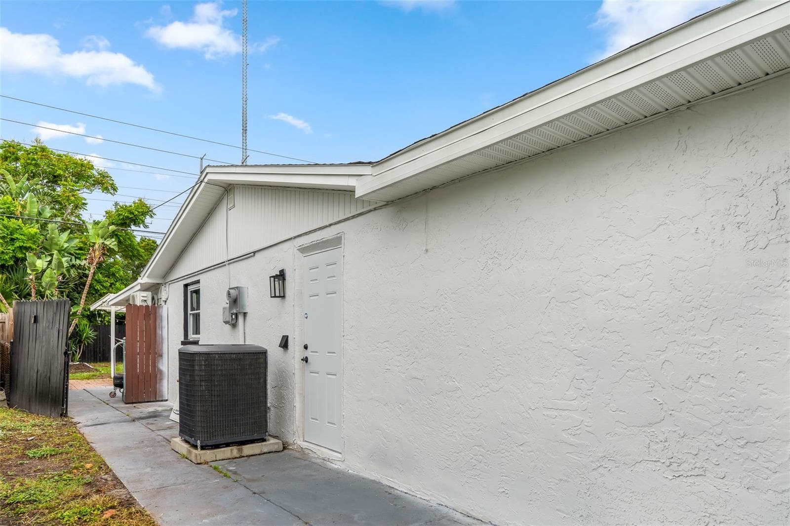 Single Family Residence at 1539 DARTMOUTH DR, HOLIDAY, photo 5 of 69