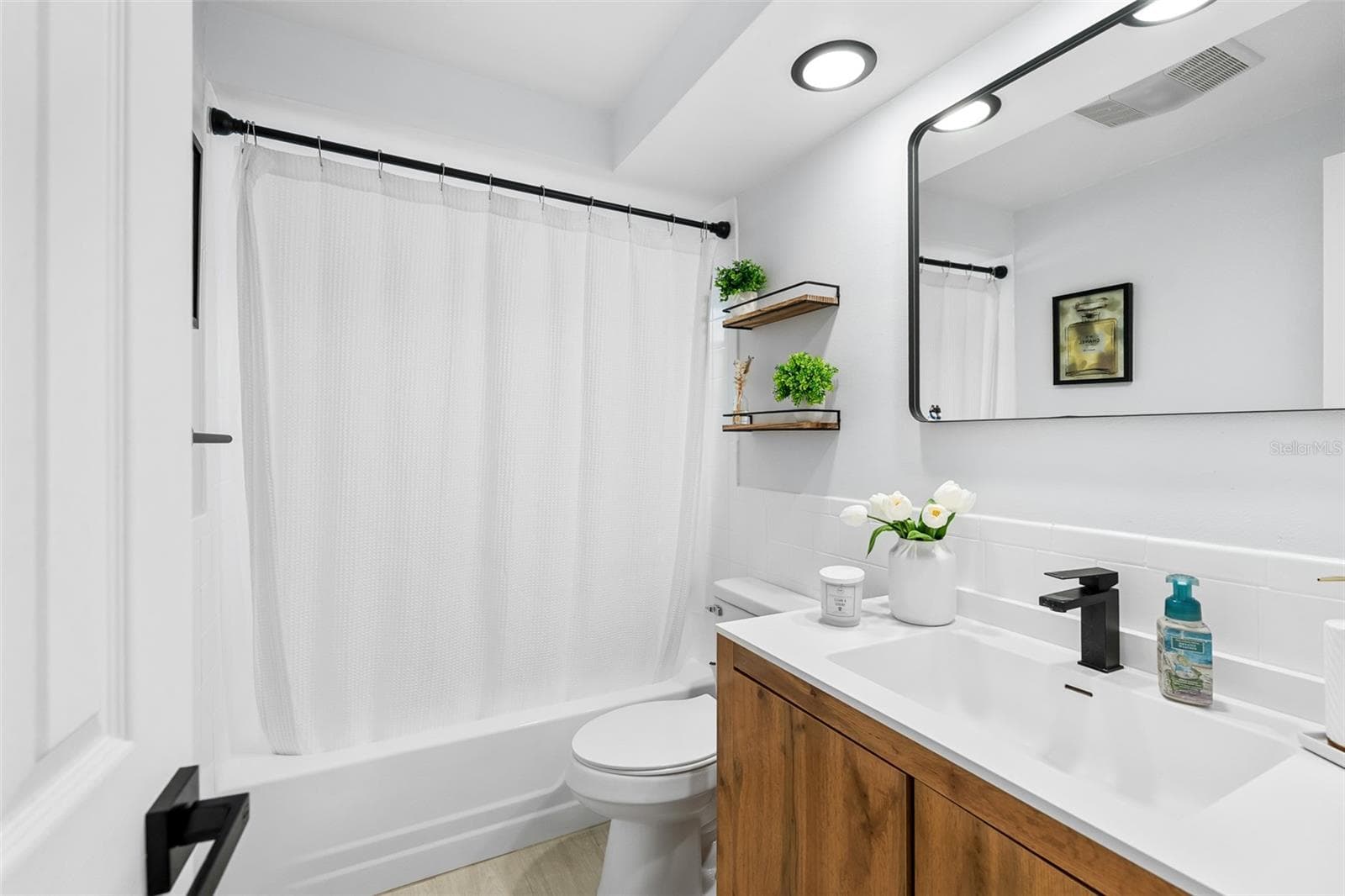 Single Family Residence at 1539 DARTMOUTH DR, HOLIDAY, photo 31 of 69