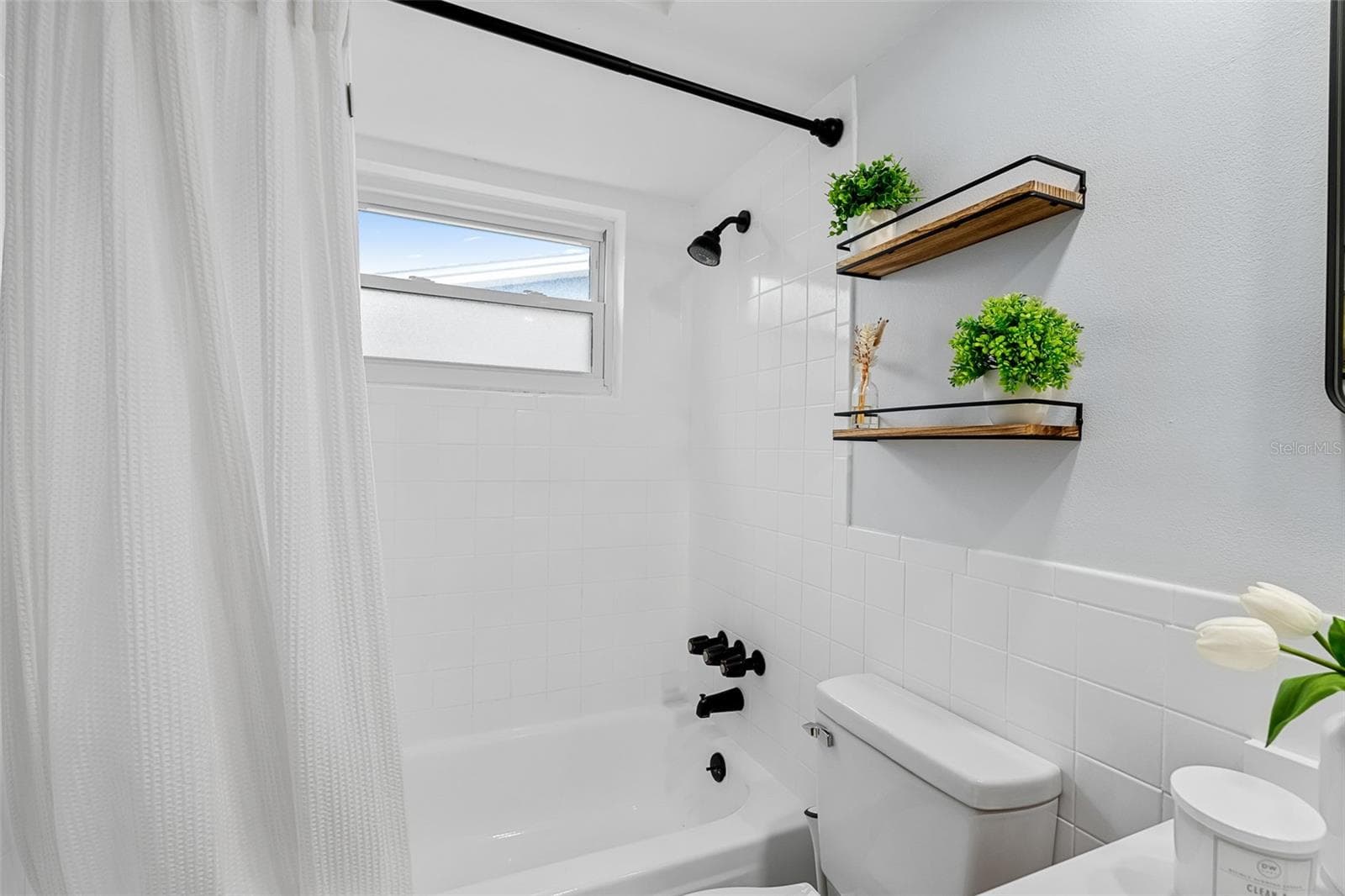 Single Family Residence at 1539 DARTMOUTH DR, HOLIDAY, photo 33 of 69