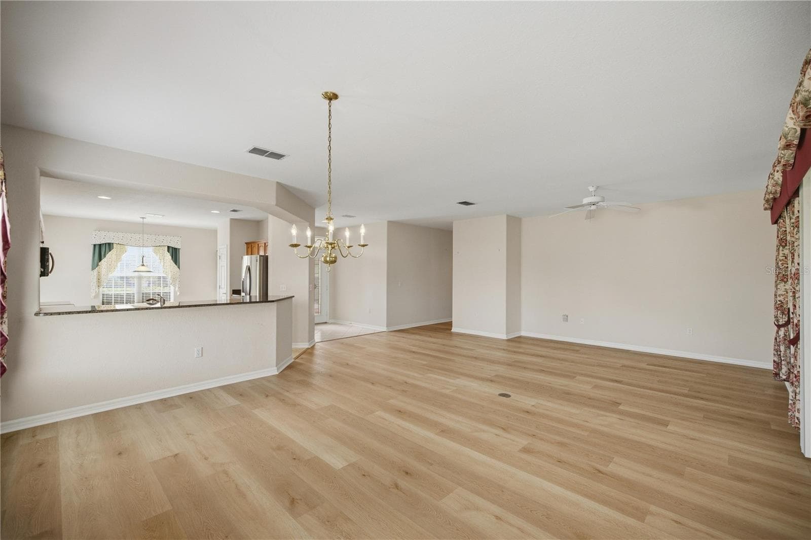 New LVP Flooring! - 9495 SE 130TH PLACE RD, SUMMERFIELD