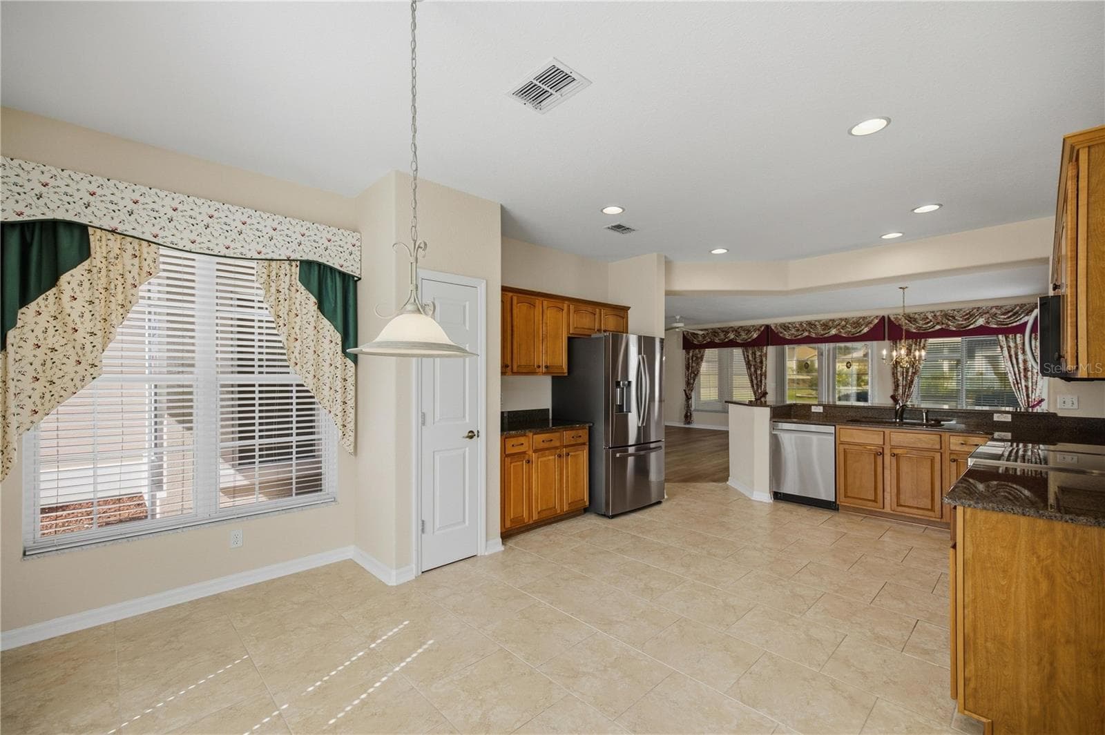 Single Family Residence at 9495 SE 130TH PLACE RD, SUMMERFIELD, photo 16 of 77
