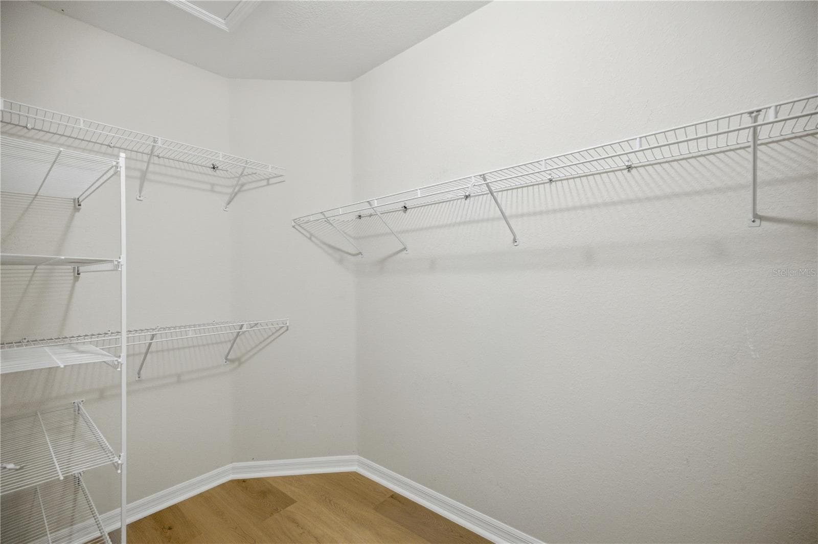 Large walk-in closet - 9495 SE 130TH PLACE RD, SUMMERFIELD