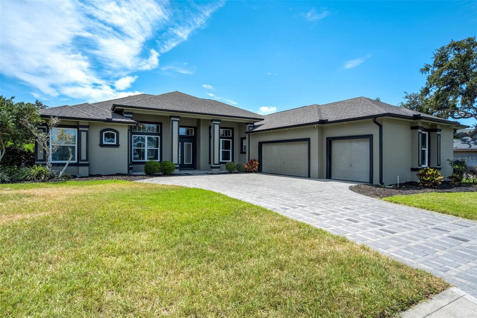 Single Family Residence at 655 WHISPER WOODS DR, LAKELAND, photo 2 of 50