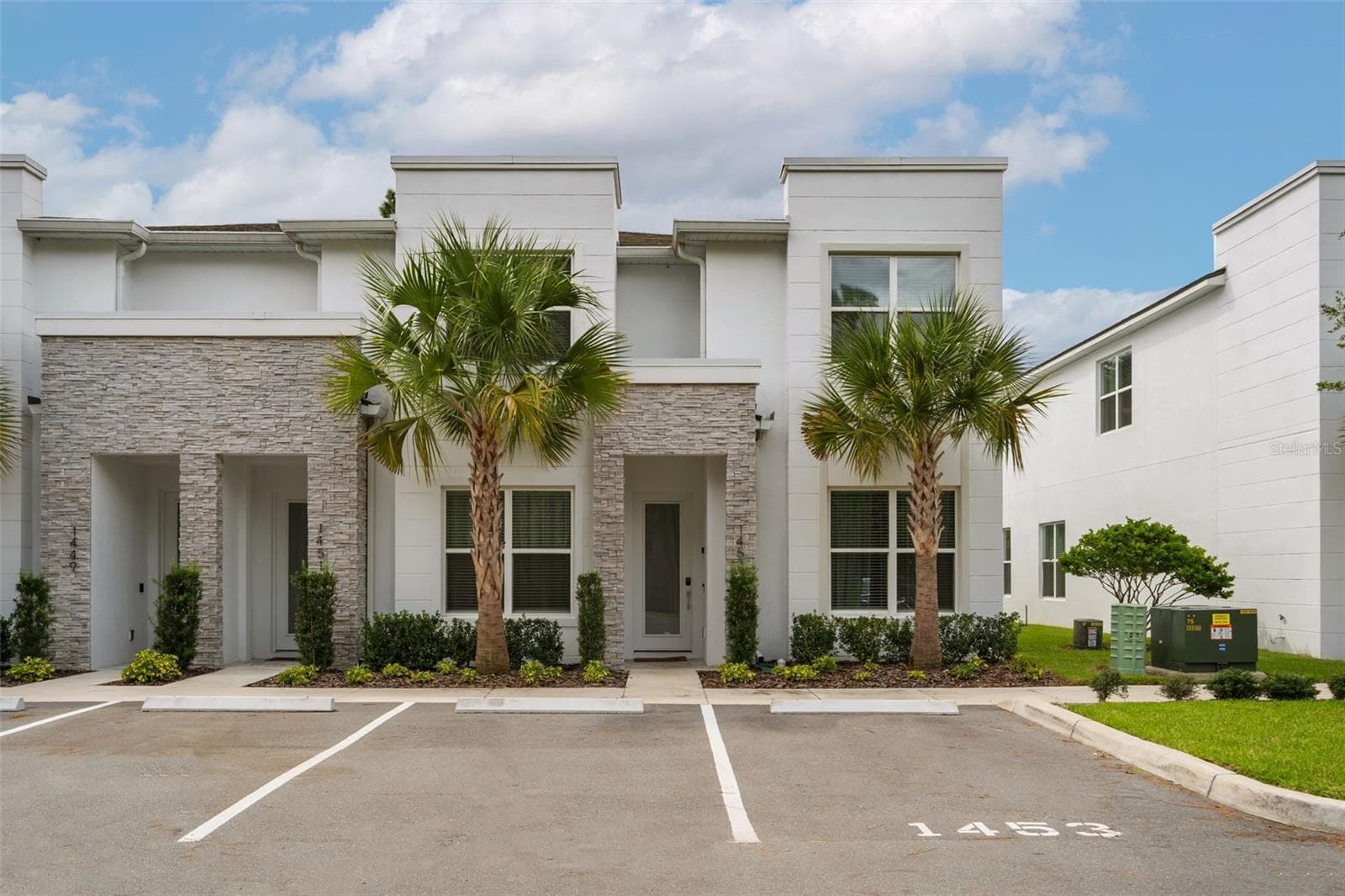 1453 SERENDIPITY LN