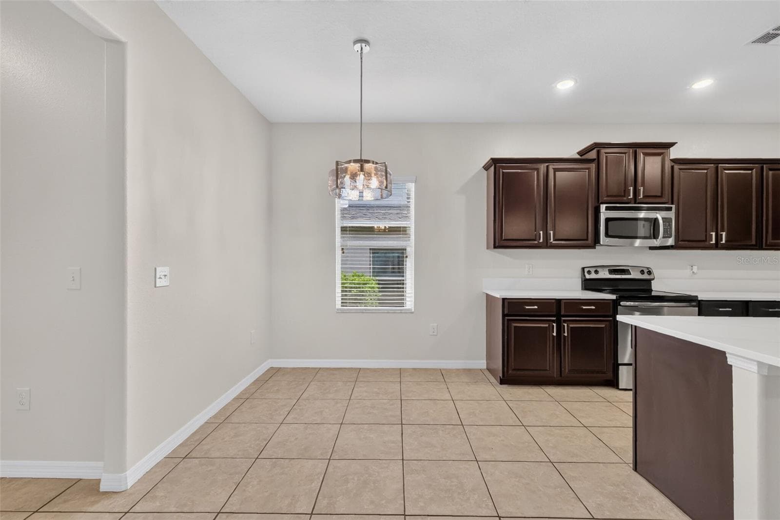 Single Family Residence at 991 ALSTON BAY BLVD, APOPKA, photo 8 of 28