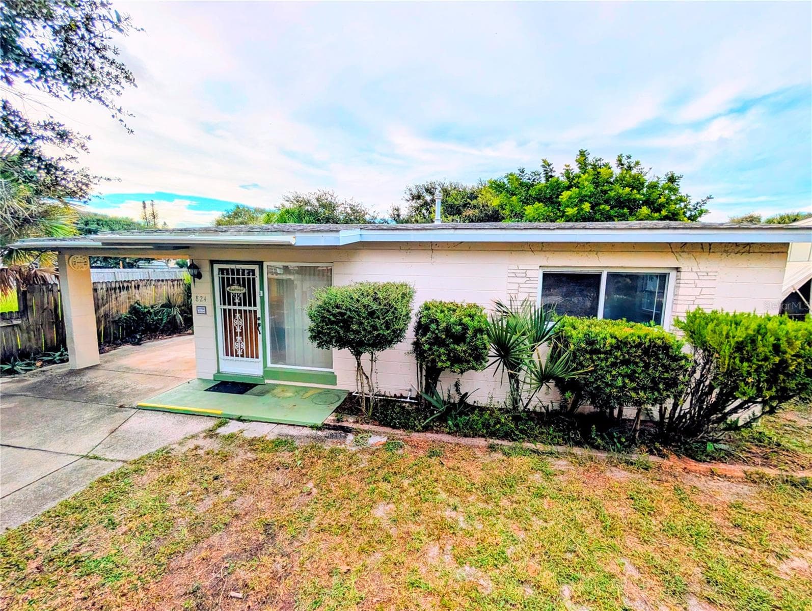 Single Family Residence at 824 E 9TH AVE, NEW SMYRNA BEACH, photo 2 of 15