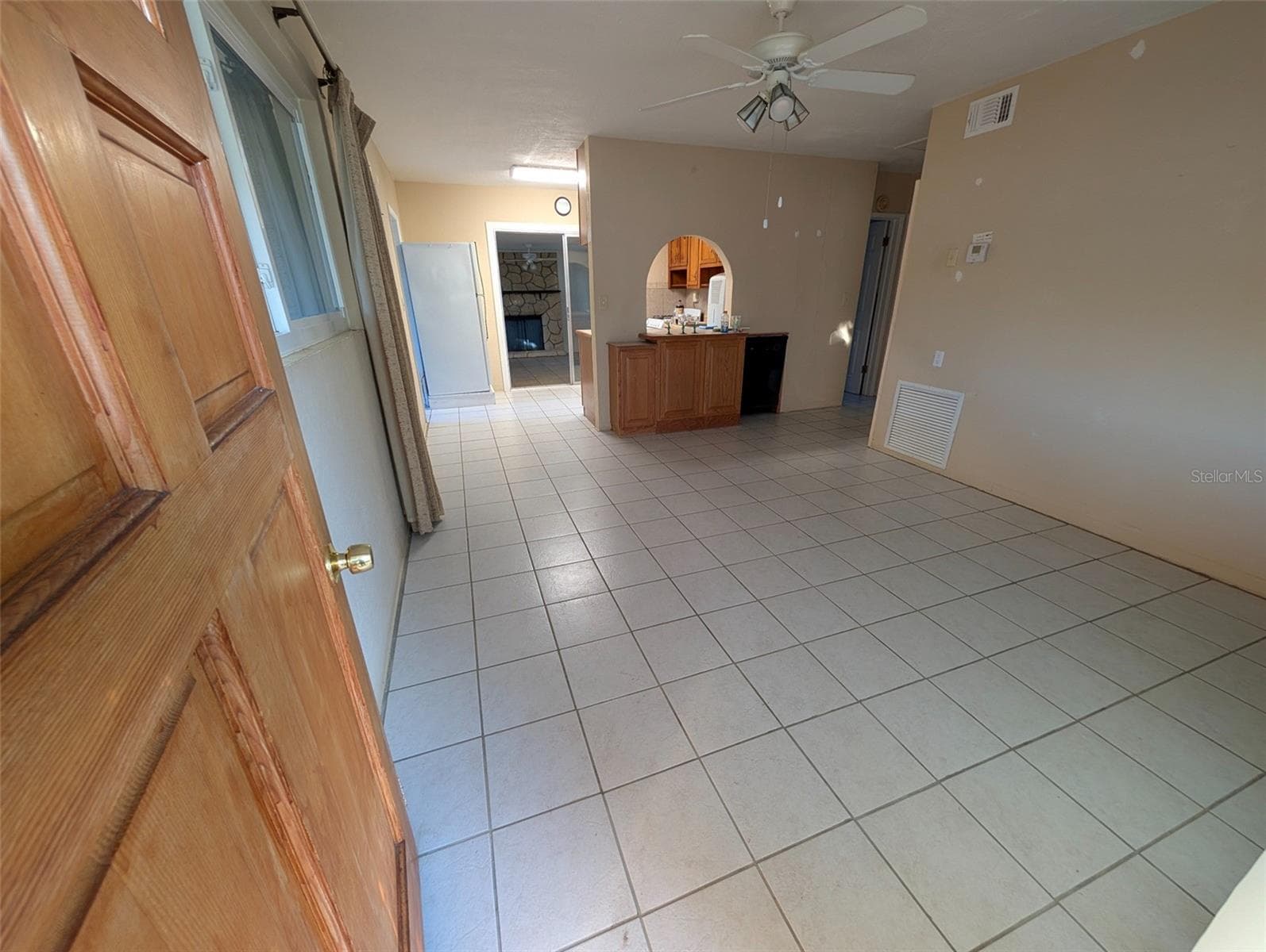 Single Family Residence at 824 E 9TH AVE, NEW SMYRNA BEACH, photo 3 of 15