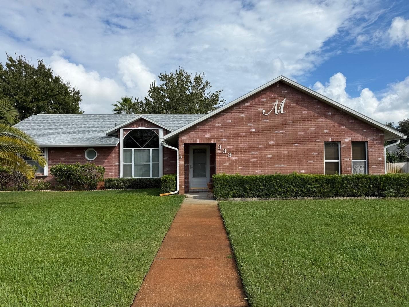 333 PINE BREEZE DR