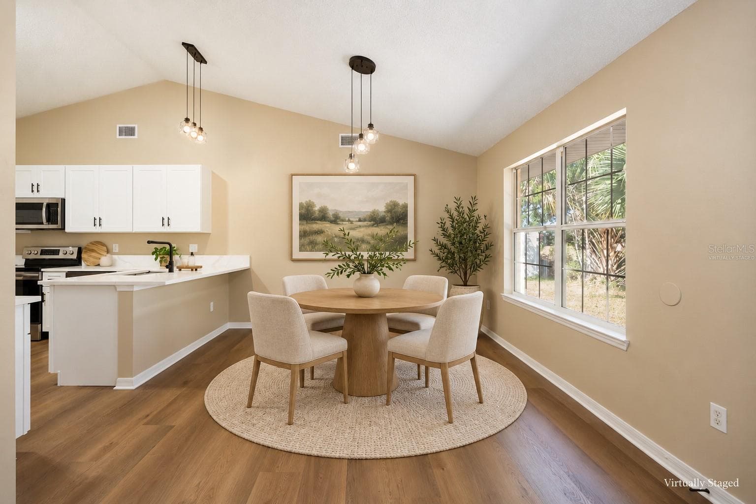 Virtually Staged - Breakfast nook - 71 RANDOLPH DR, PALM COAST