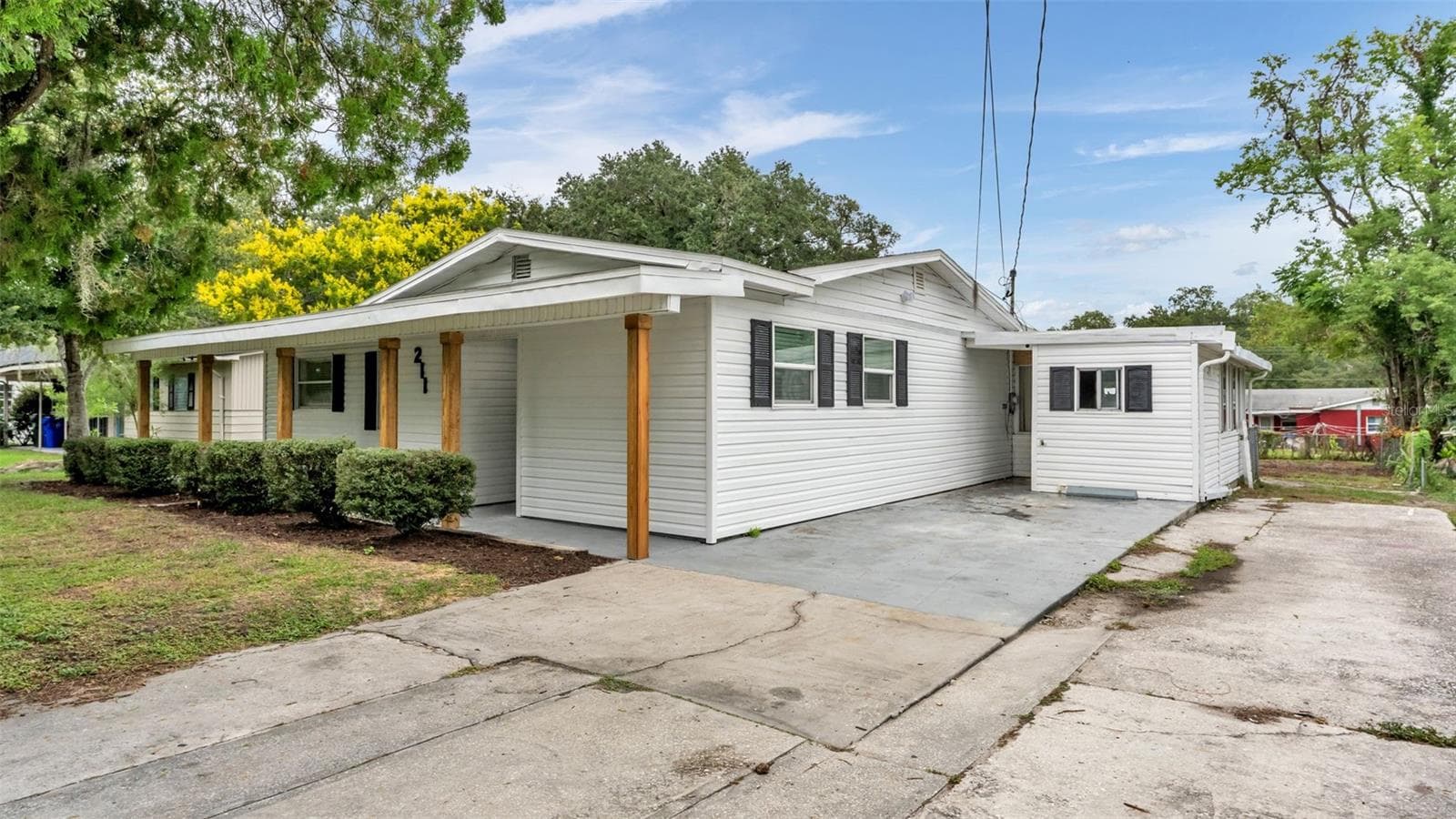 Single Family Residence at 211 W VALENCIA ST, LAKELAND, photo 33 of 43