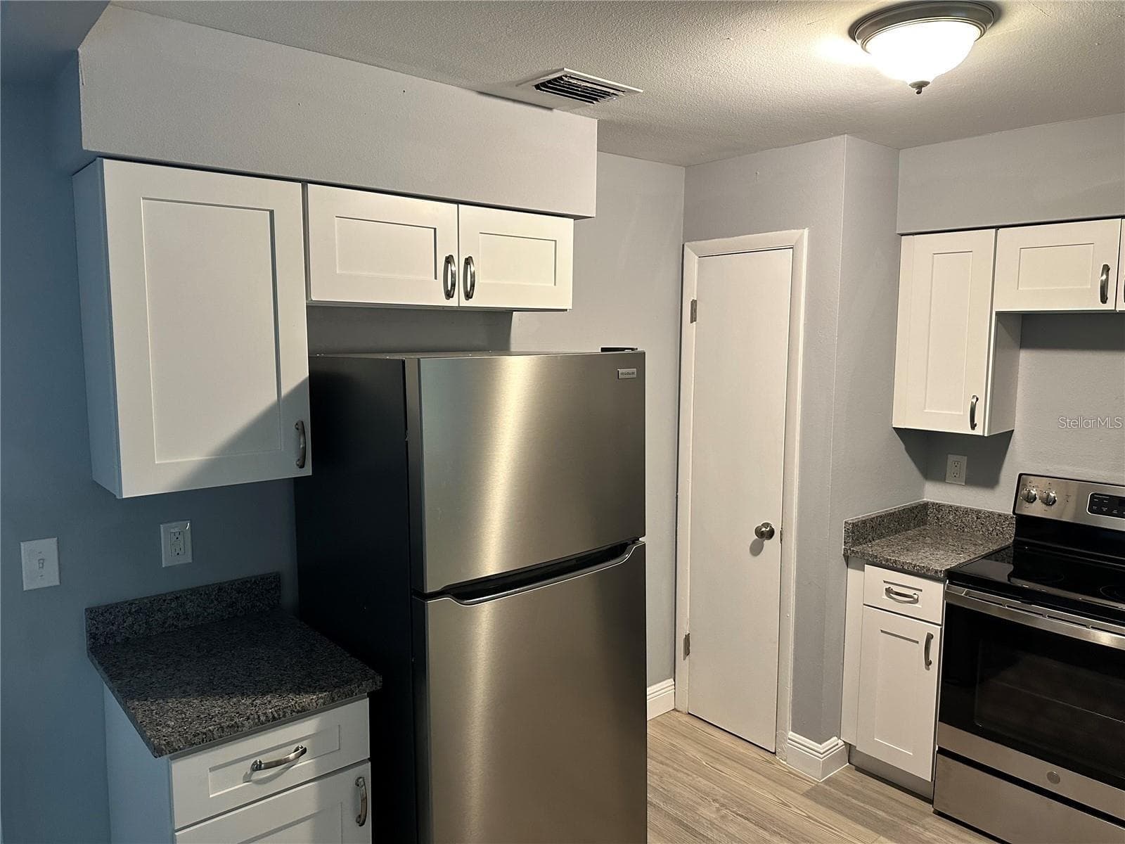 Single Family Residence at 4533 LEMANS DR, ORLANDO, photo 5 of 10