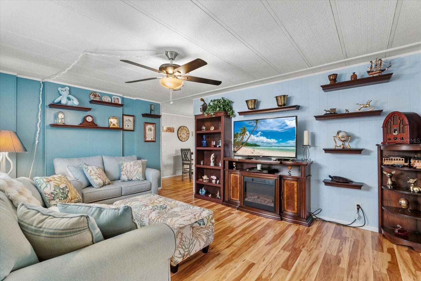 Manufactured Home at 560 FAIRMOUNT DR, NORTH PORT, photo 11 of 37