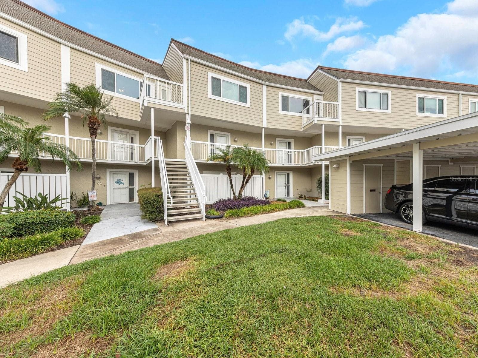 433 S PAULA DR #10