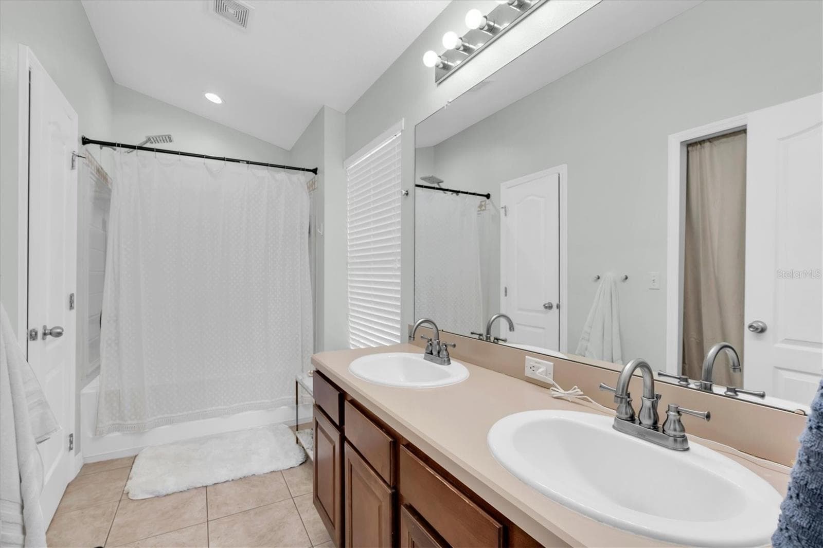 Townhouse at 7604 RED MILL CIRCLE, NEW PORT RICHEY, photo 20 of 26