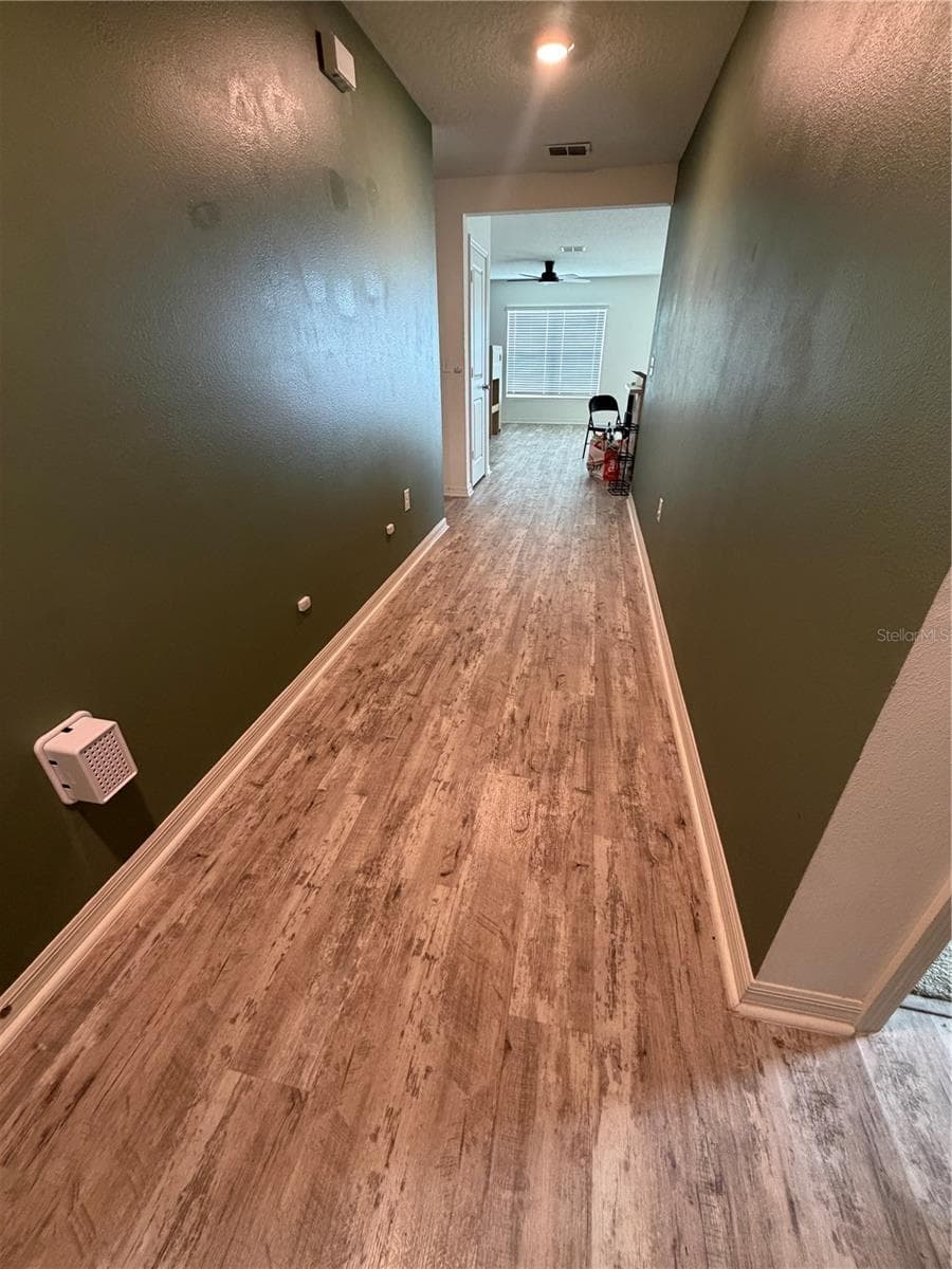 Wide Entrance - 2500 BEGONIA ST, MASCOTTE